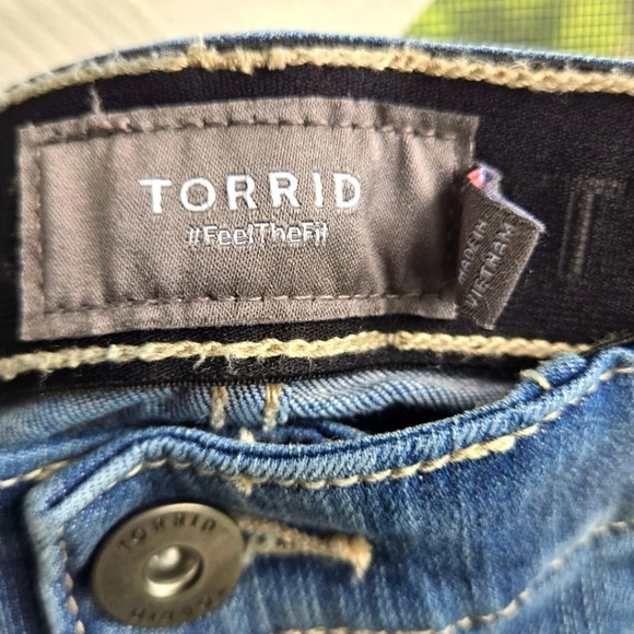 Torrid denim blue jeans flared bottom size 18T (tall) - Picture 3 of 13